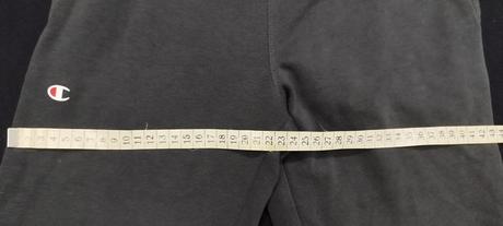 Tepláky top stav ako nové, champion,134