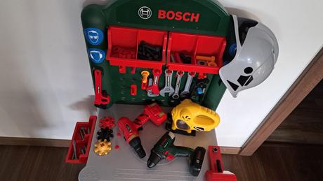 Bosh stôl s náradím, dielňa, 