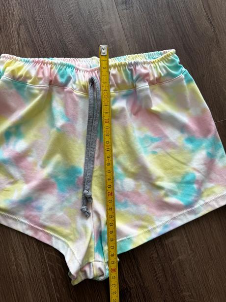 Sortky 2 ks, 7-8 rokov, s dopor. postou, 134