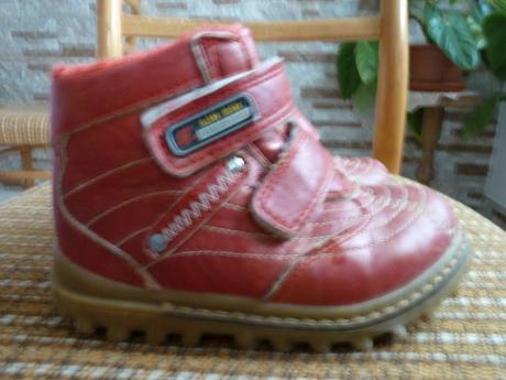 Dievčenské čižmy, 28