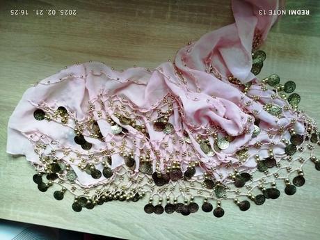 Bedrová šatka s mincami,