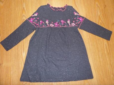 Vyšívané šaty, next,104