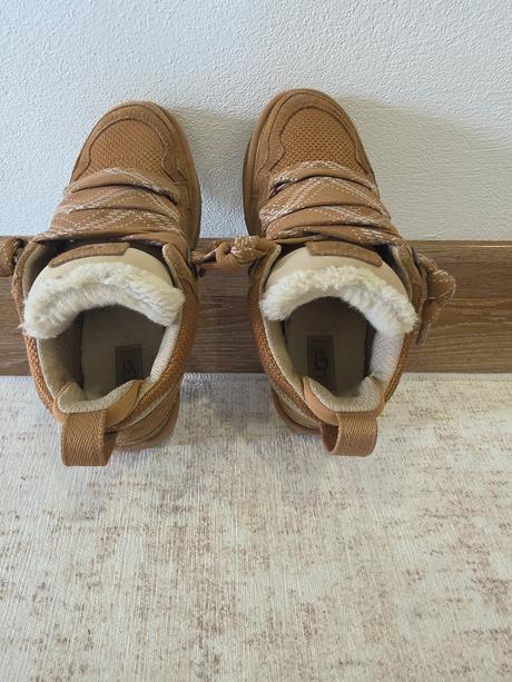 Ugg, ugg,37