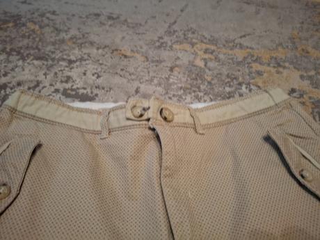 Kraťasy vo veľmi dobrom stave vhodné ku košeli, zara,164