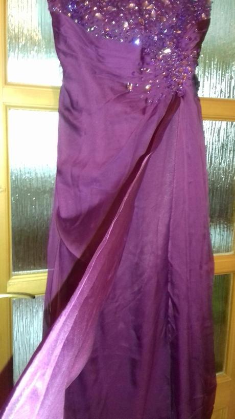 Spolocenske saty, 40