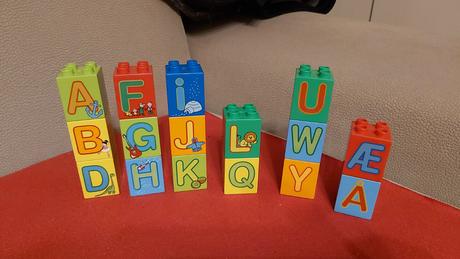 Lego duplo a stavebnica hello kitty,