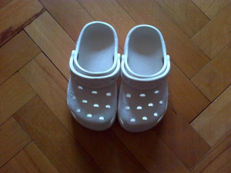 Crocs, 24