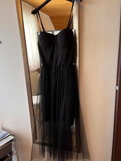 Šaty čierne,