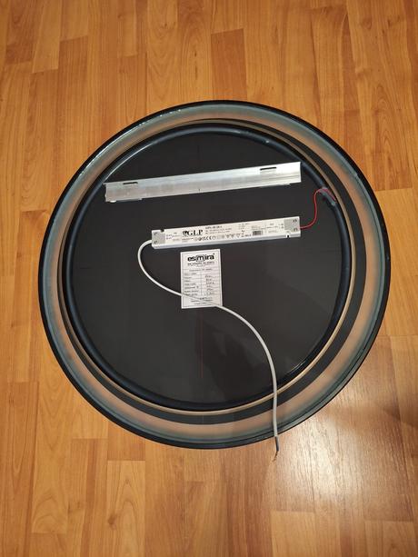 Led zrkadlo v čiernom rame 60cm, 
