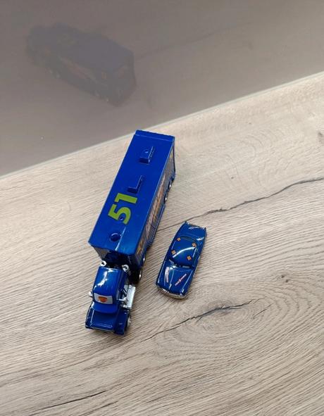 Kamión "hornet" blesk mcqueen cars autá,