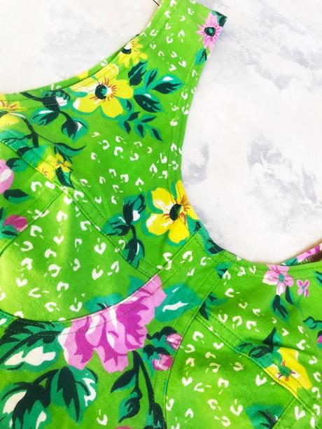 Kvetovaný crop top korzetového strihu, l