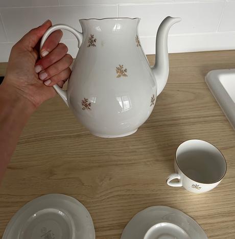 Bielo - zlatá porcelánová čajová súprava bohemia,