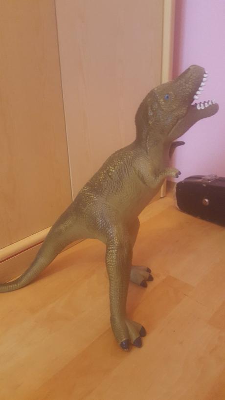 Velikánsky megadinosaurus 43 cm, 