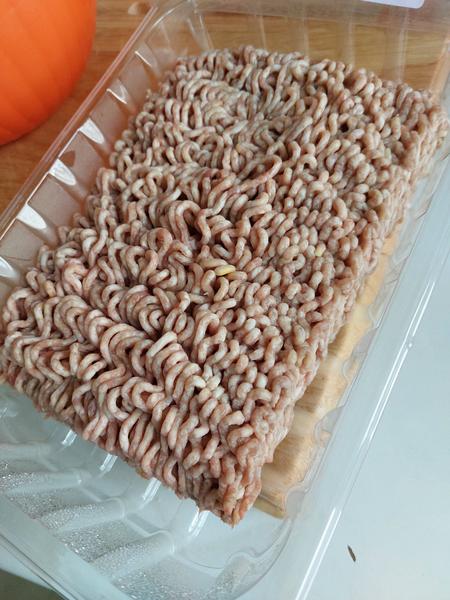 Je normálne, že mleté mäso je bledé?
