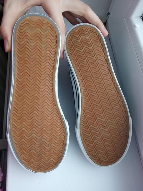 Dievčenské tenisky, 33