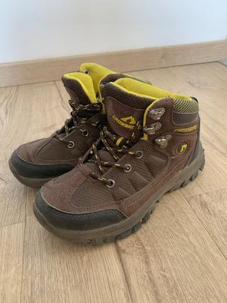 Turistické topánky, 33