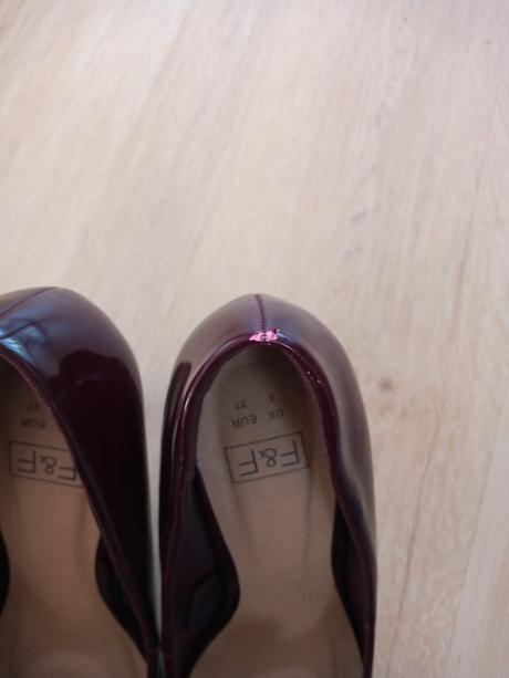 Bordové lesklé lodičky s mašľami, 37