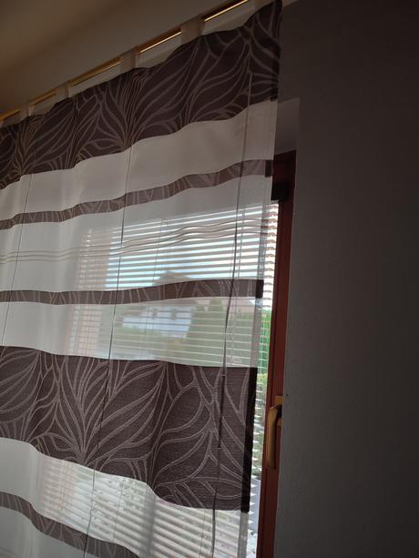 Záclony aj s garnižou, 