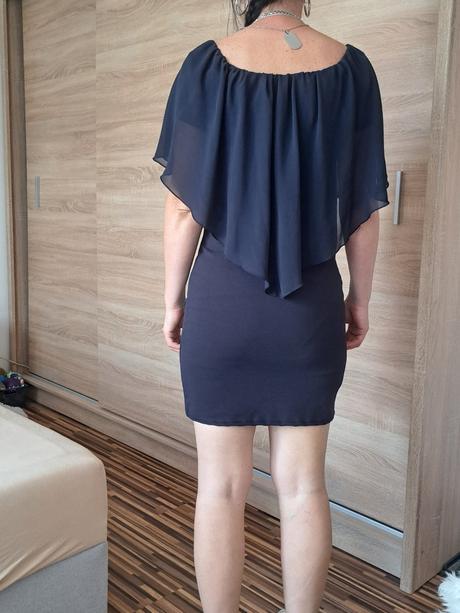 Tmavomodre šaty s nahrdelnikom, 42