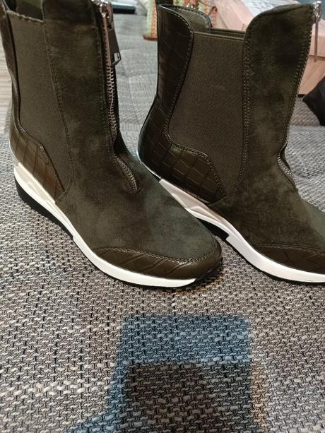 Krásne prechodné topánky na úzku nohu 40tky, 40