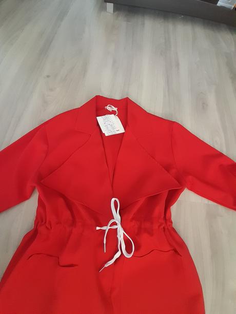 Červený kabát/kardigan,