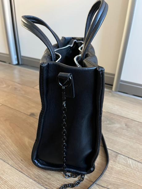 Kabelka, stradivarius