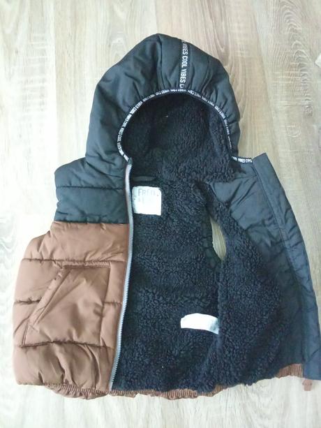 Chlapcenska velmi tepla vesta 18 mes., 92