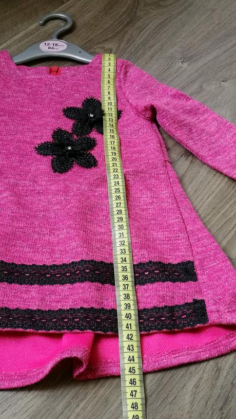 Ružové slávnostné šatky, 86