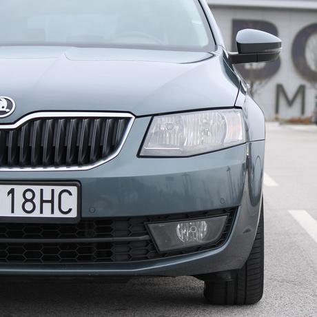 Škoda octavia combi 2.0 tdi style - bratislava, škoda