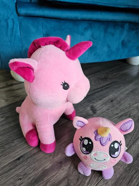 Plyšový piskajúci jednorožec,