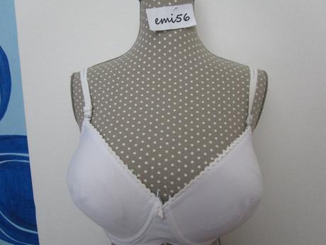 2213. . podprsenka, 90a