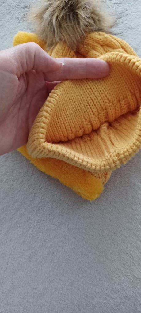 Set čiapka a golier, 