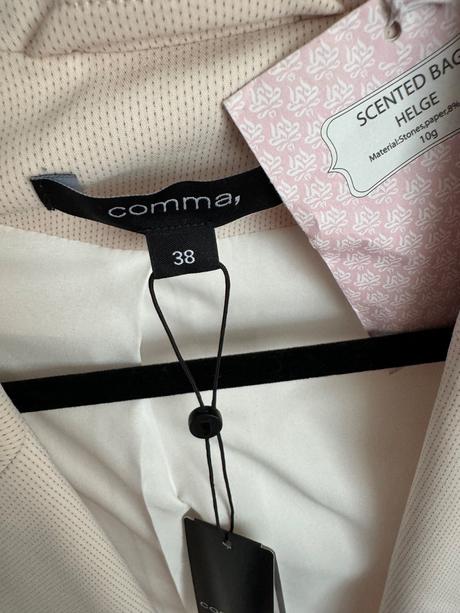 Nohavicovy kostým comma, 38