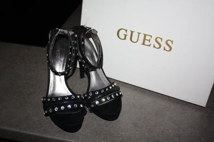 Guess sandalky, guess,39