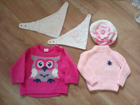 2xpletene svetriky+ciapka+2xnakrcniky, f&f,62