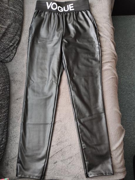 Koženkové legíny, l