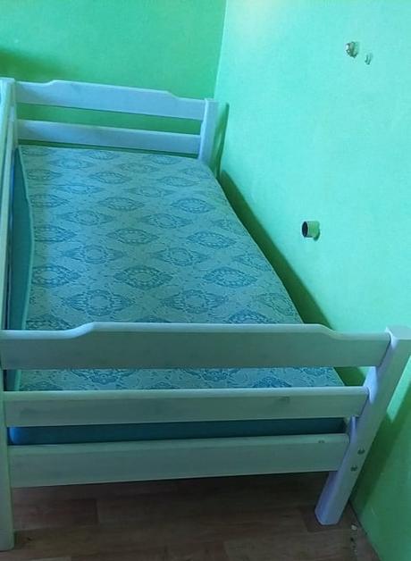 Posteľ, šírka (cm): 90,dĺžka (cm): 200