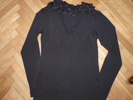 Čierne tričko nenosené, s