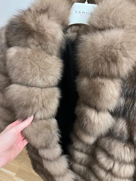 Ekluzivny husty luxusny kožuch z lišky, m