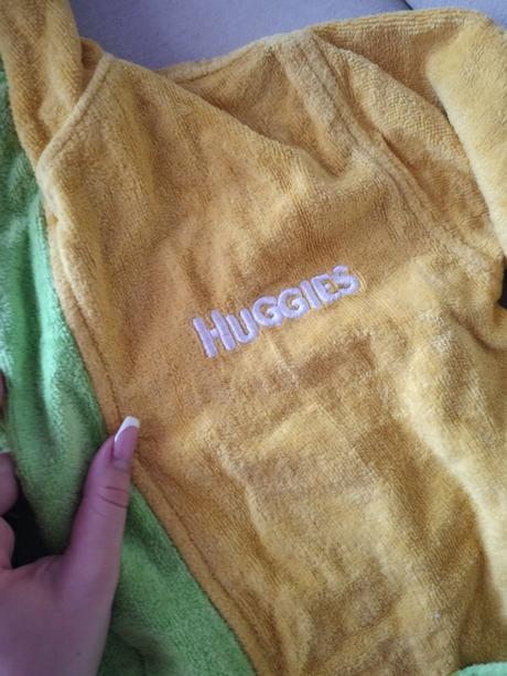 Huggies žltý župan, 104