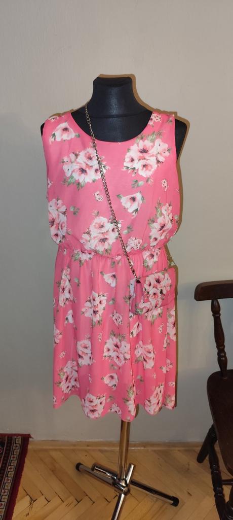 Ľahučké šaty, 152