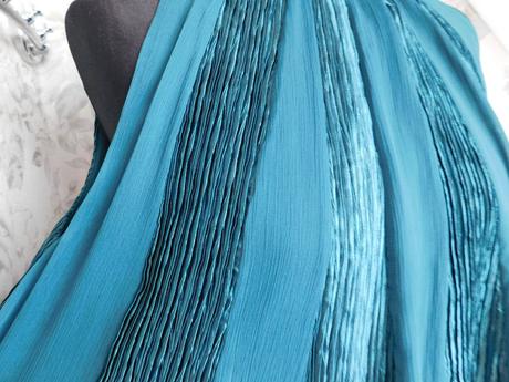 Kvalitne velmi pekne šaty, 42