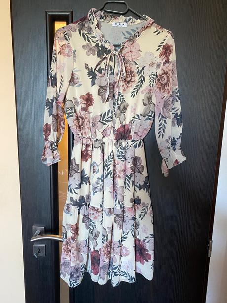 Letne saty kvetinove, m