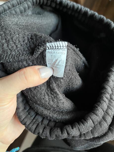 Oteplené tepláky, 146