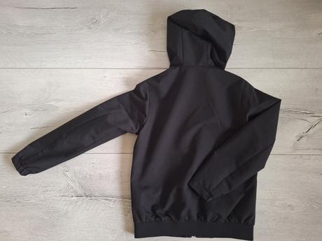 Elegantná bunda top stav, 152