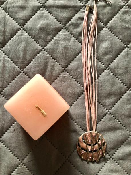 Set - sviečka + náhrdelník, 