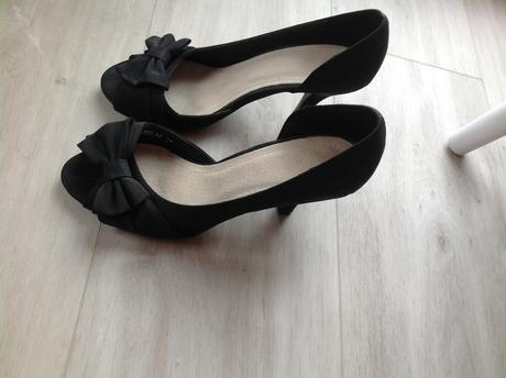 Lodičky s otvorenou špičkou, 38