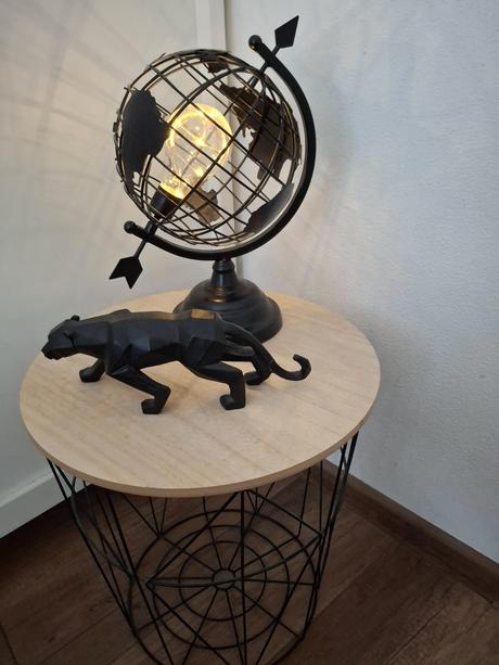Stolová - nočná led lampa globus , da sa zasvietit,