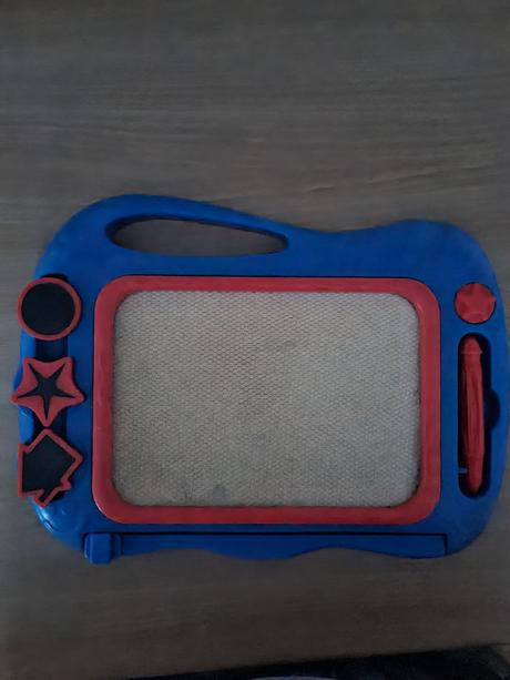 Magneticka tabuľka,