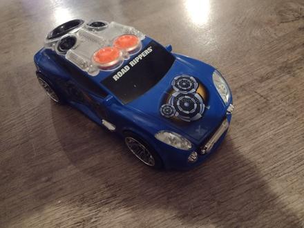 Väčšie auto na baterky,